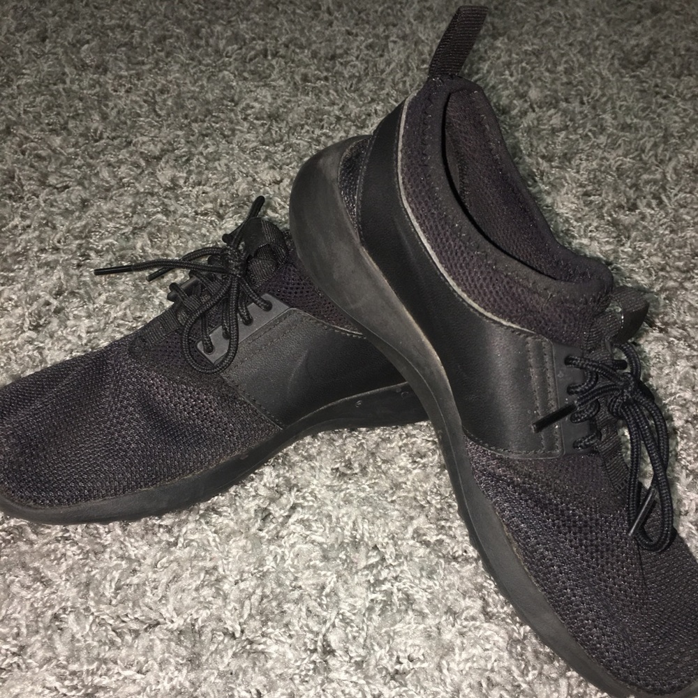 Black Nike’s